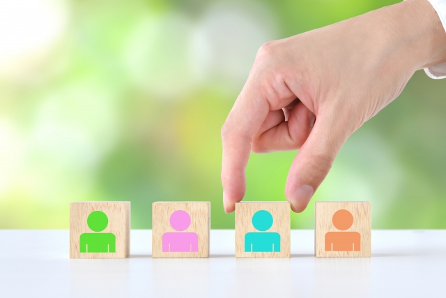 障害児通所支援（放デイ・児発）の人員配置基準と役割をわかりやすく解説